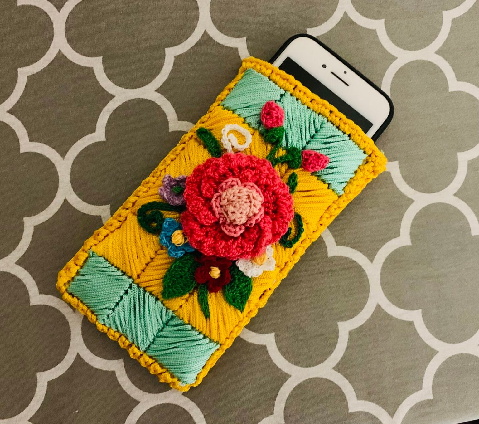 Crochet mobile cozy/cover (free pattern) Crochet Krafts